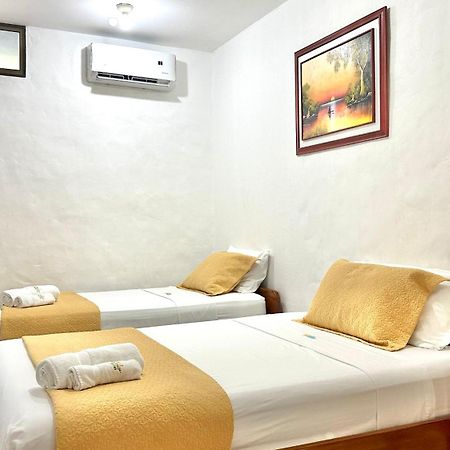 Hostal Suenos Silvestres 푸에르토아요라 외부 사진