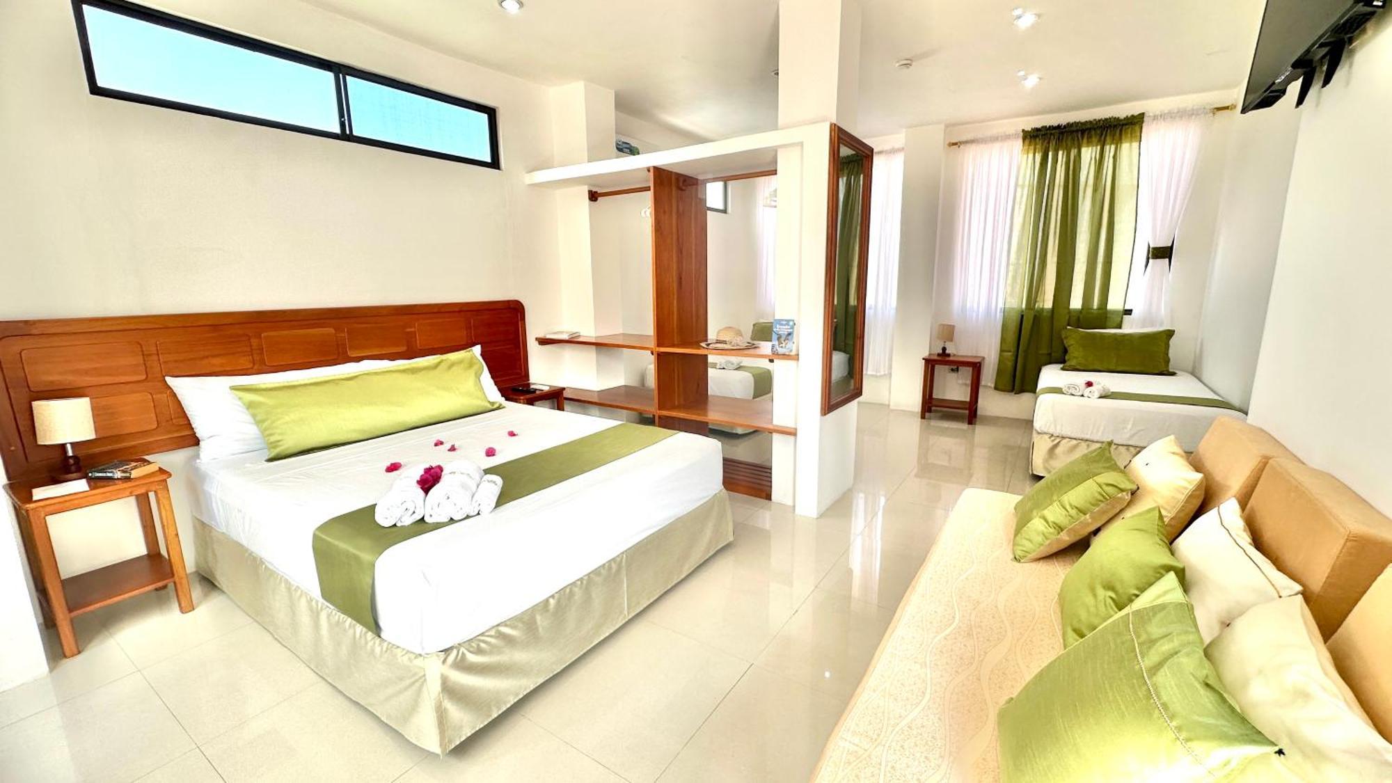 Hostal Suenos Silvestres 푸에르토아요라 외부 사진