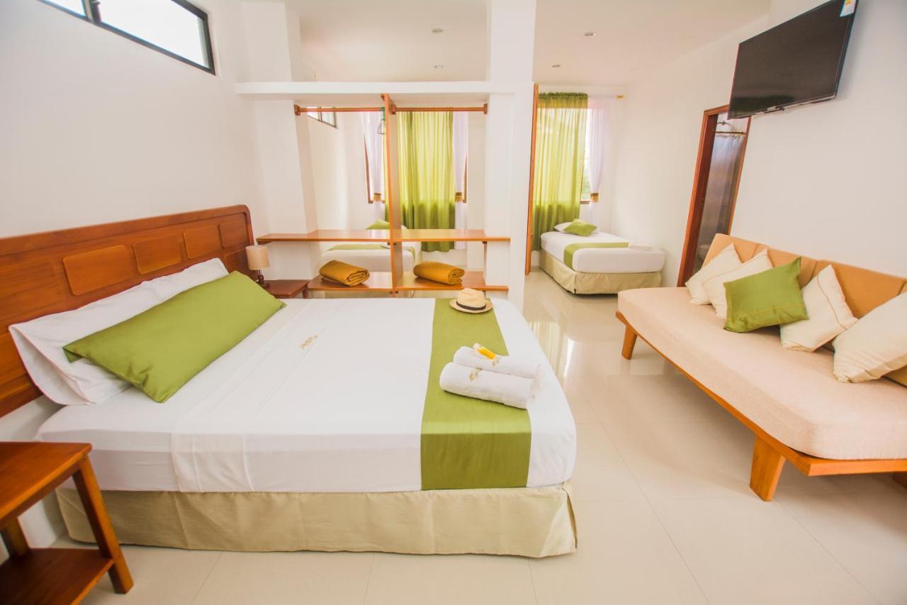 Hostal Suenos Silvestres 푸에르토아요라 외부 사진