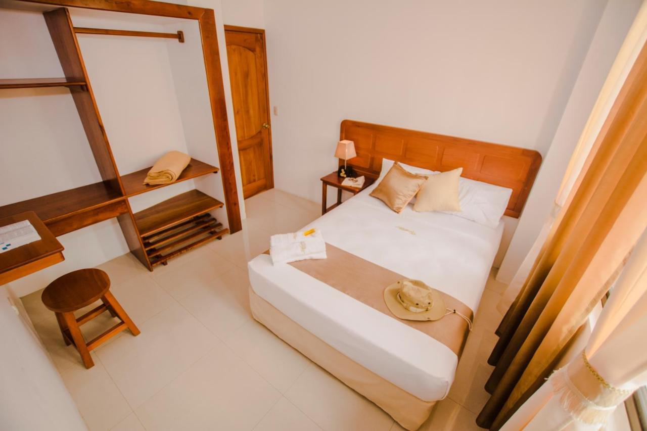 Hostal Suenos Silvestres 푸에르토아요라 외부 사진