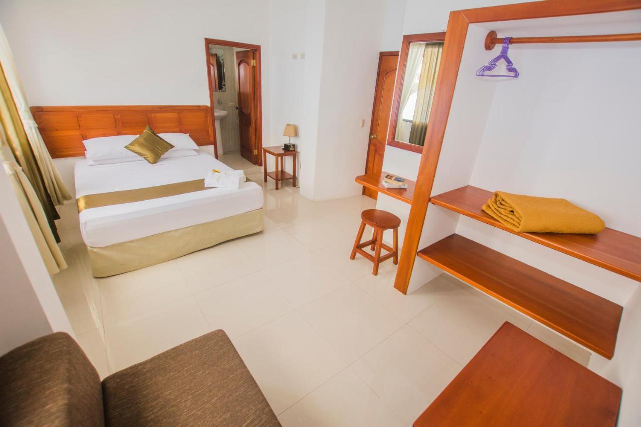 Hostal Suenos Silvestres 푸에르토아요라 외부 사진